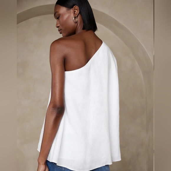 ⭐ Banana Republic Odile One Shoulder Top - Picture 2 of 7